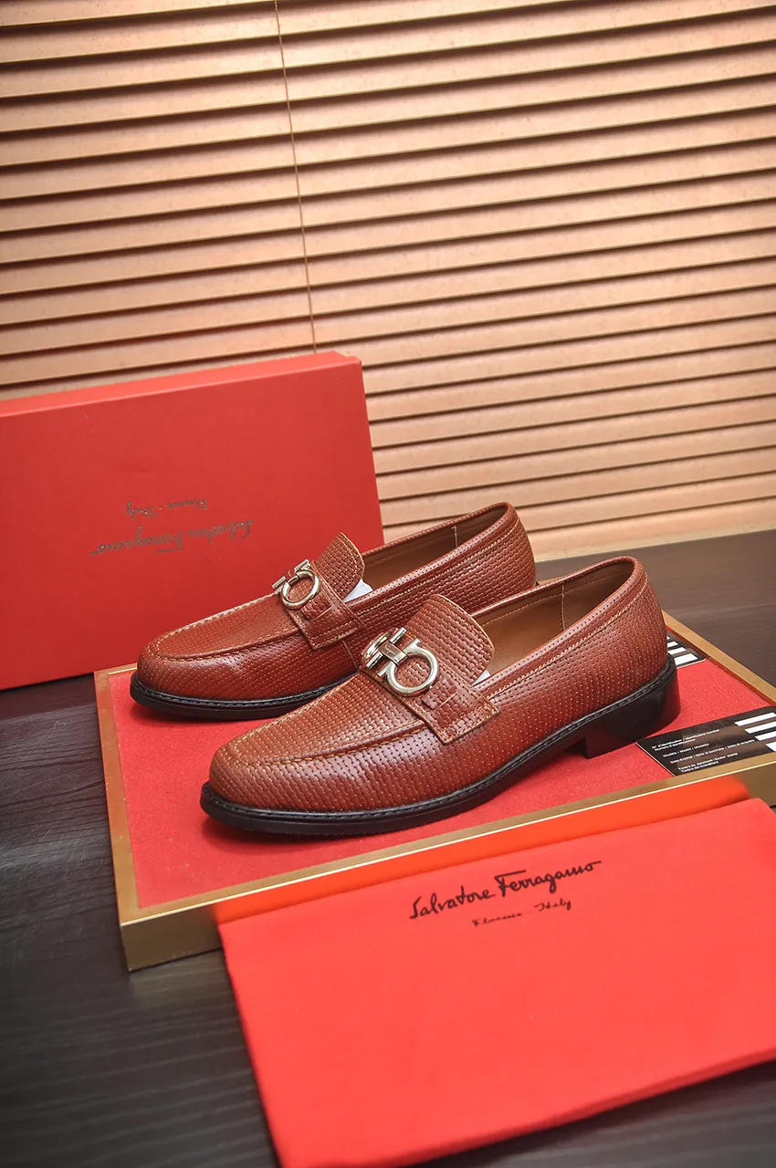 Men's shoes 💰460💶 [Ferragamo/Ferragamo] The latest model in the counter. Original imported open-sided high-quality cowhide hand-woven + imported 🐂 cowhide + original luxury metal buckle + original combined outsole. Comparison without pressure 38--45 (45 custom-made)